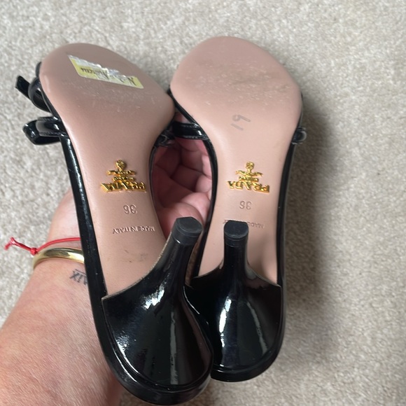 Prada black patent leather bow kitten heel pumps. - Picture 5 of 5